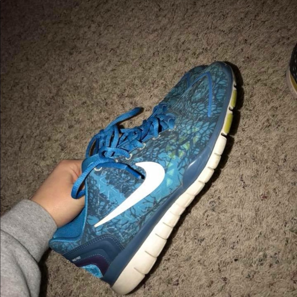 Nike tennis shoes